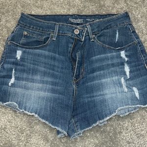 LEVI’S denim shorts